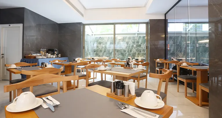 Riva Hotel breakfast hall