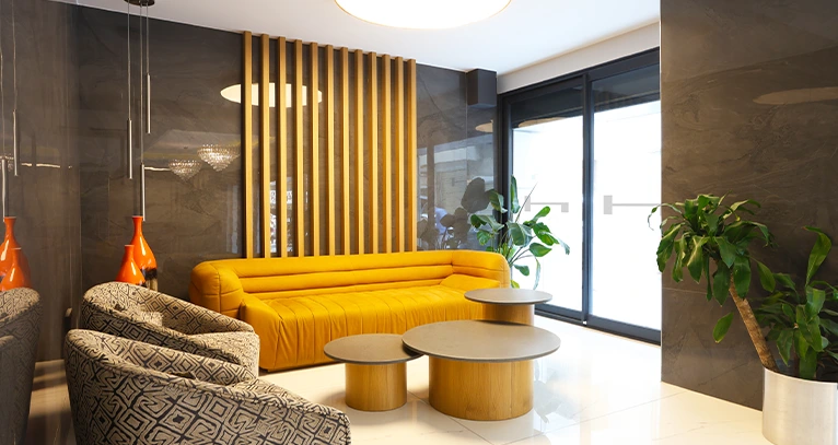 Riva Hotel lobi oturma alanı